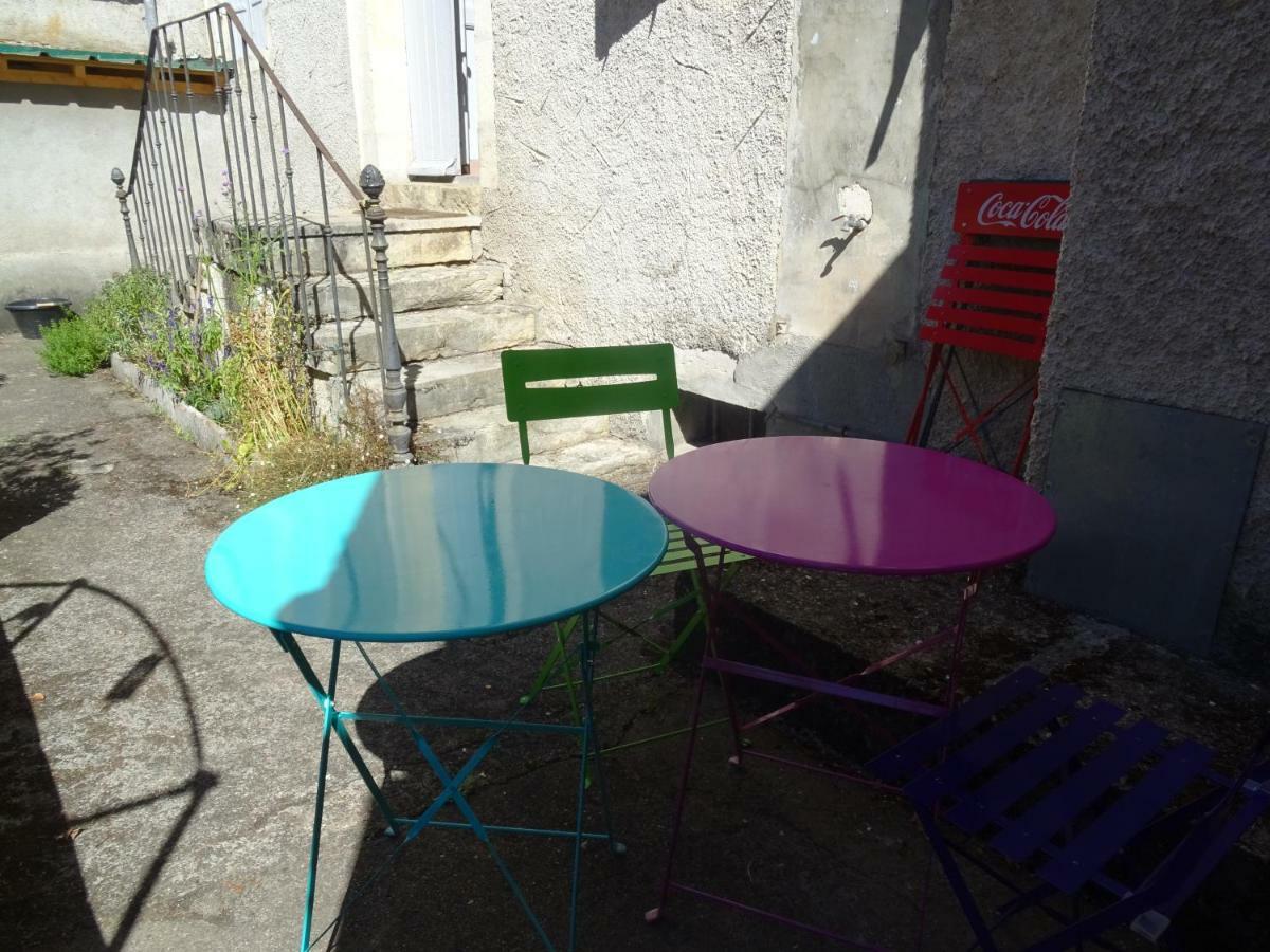 Lot Of Bed Apartamento Cahors Exterior foto